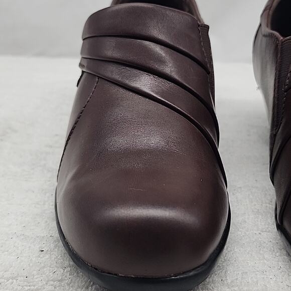 CLARKS BANDABLES BROWN HEELED LOAFERS BOOTIES LEATHER LADIES 8.5 GUC BROWN - Picture 4 of 16